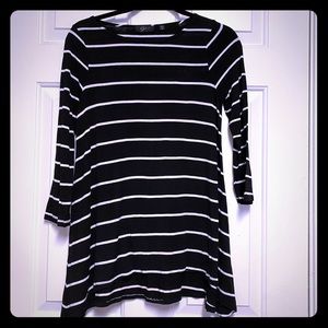 EYN | Black/White Striped Tee | Sz XS